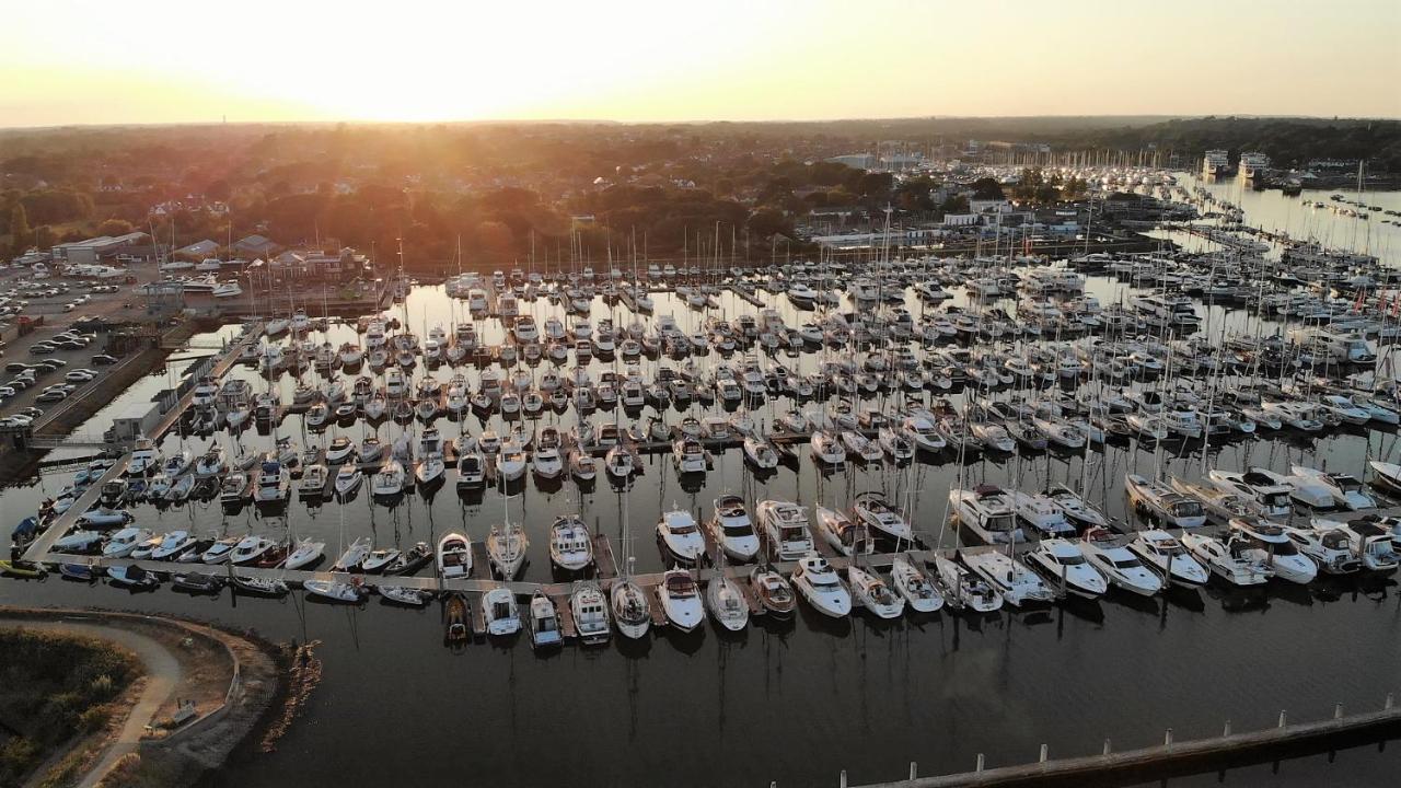 Hotel Hoitak Lymington Exterior foto